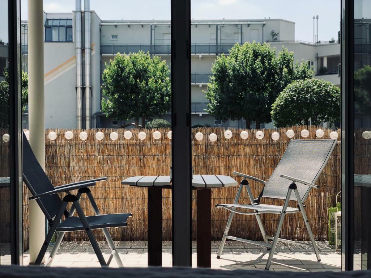 Apartment Parkplatz Und Balkon - Burberg's Heimathafen In Wiesbaden
