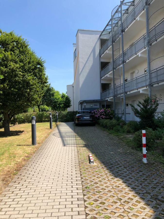 Parkplatz Und Balkon - Burberg's Heimathafen In * Wiesbaden