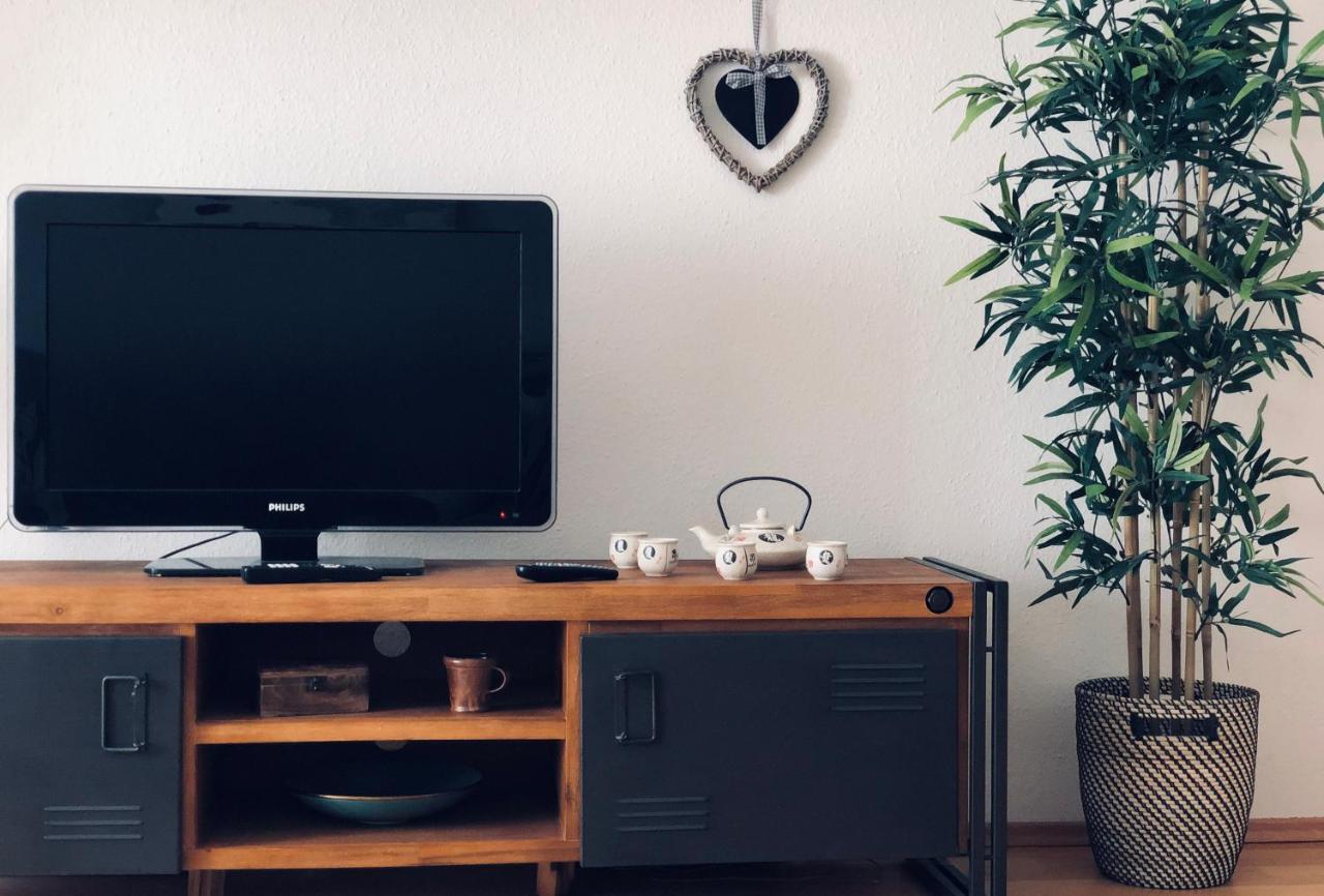 Parkplatz Und Balkon - Burberg's Heimathafen In Apartment Wiesbaden
